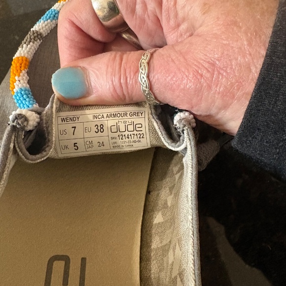 NEW IN BOX - WENDY HEY DUDE - HAND BEADED - SZ 7 - Picture 15 of 15